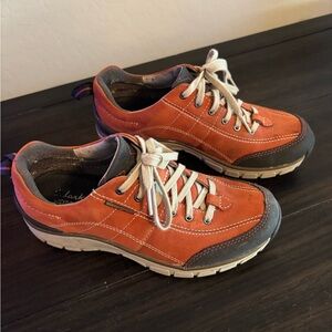 Clarks Women’s Rust and Charcoal Sneakers